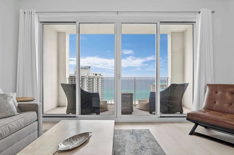 Condo, Multiple Beds, Balcony (Easy Gogh'n in Ariel Dunes I) | Living area