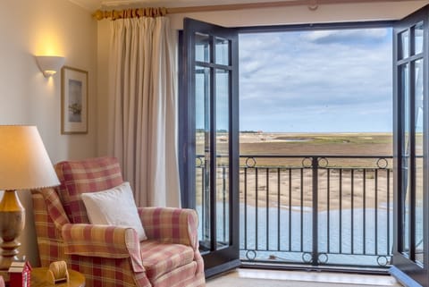 Apartment 2 The Granary, Wells-next-the-Sea: Stunning views of across the quay