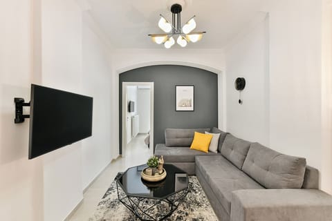 Apartment | Living area | Flat-screen TV