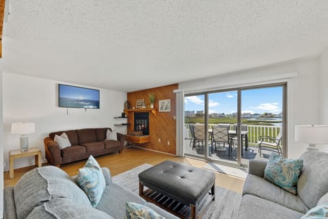 Welcome to Portside Landing 151A!