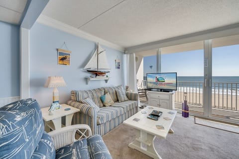 Welcome to Sea Gate 406!