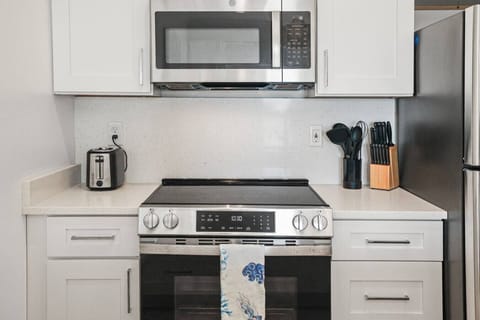 Fully equipped kitchen — Everything you need to cook at home