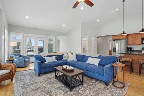 Sink into the deep, plush seating of the main lounge, designed for maximum comfort and conversation.