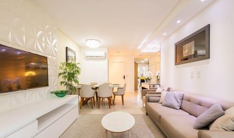 Basic Apartment | Living area