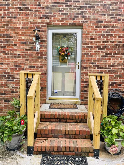 Private Entrance
