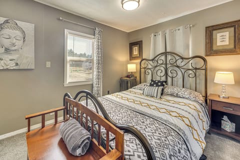 Lake George Vacation Rental | 1BR | 1BA | 600 Sq Ft | 4 Steps to Enter