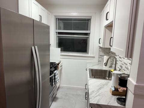 Cutting boards, Pots, Pans, Bowls and kitchen knives provided.  Keurig with several pods provided along with fake and real sugar, creamer.  Kettle and tea bags provided as well.  Along with some snacks.