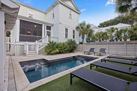 Welcome to 9 22nd Avenue! The perfect IOP home for enjoyment and entertainment