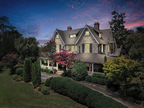 Welcome to Historic Killarney House | Hendersonville, NC