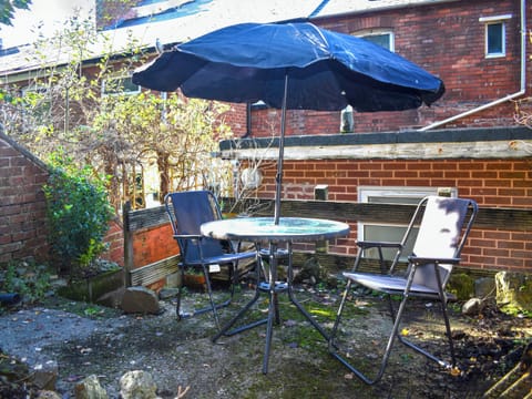 Outdoor | Cliffside Cottage, Exeter