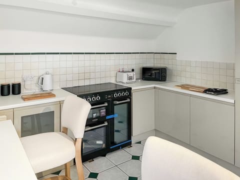Kitchen | Bridlington Old Town House - Rowan Properties, Bridlington