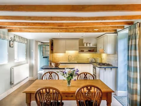 Kitchen/diner | Fursdon Cottage, Cadbury