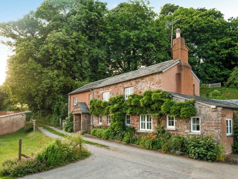 Exterior | Fursdon Cottage, Cadbury