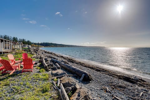 Coupeville Vacation Rental | 3BR | 1BA | 1,200 Sq Ft | 4 Steps to Access