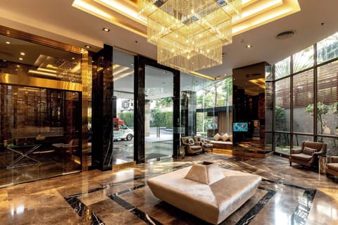 Condo, 1 Bedroom, Accessible, Balcony | Lobby