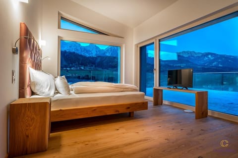 ON TOP with private sauna | In-room safe, individually decorated, blackout drapes