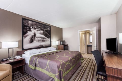 Standard Room, 1 King Bed, Accessible, Non Smoking | Hypo-allergenic bedding, memory foam beds, desk, laptop workspace