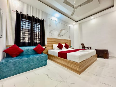 Standard Triple Room | Premium bedding, desk, bed sheets