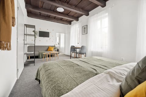 Deluxe Triple Room | Free WiFi