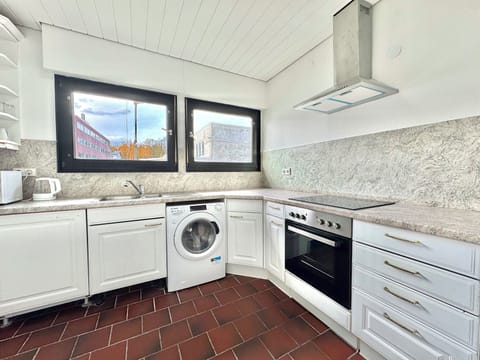 Deluxe Villa, Garden View | Private kitchen