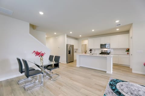 House (3 Bedrooms) | Interior