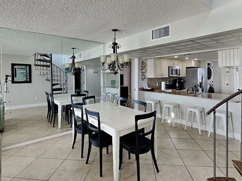 Dining Area - Floor 1