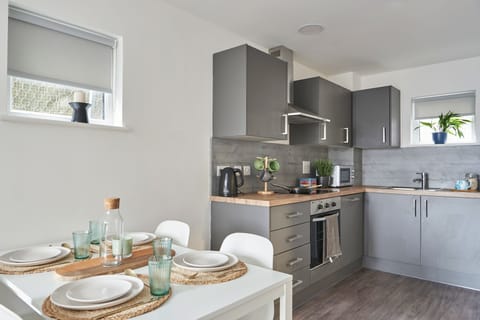 Single Room, Non Smoking, City View | Private kitchen