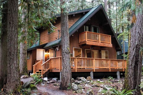 Welcome to Reeder Run — your perfect basecamp for a Mt. Baker getaway