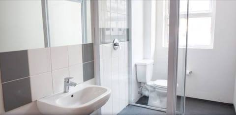 Private King/Twin | Bathroom | Shower, towels