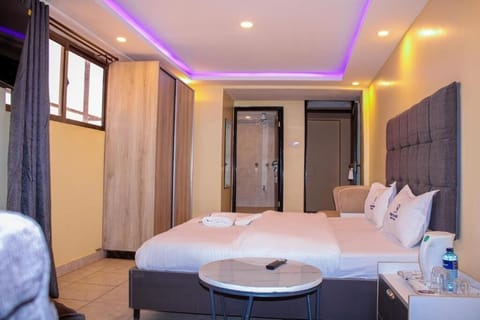 Executive Double Room | Free WiFi, bed sheets
