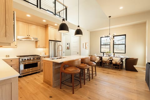 Center island with bar seating