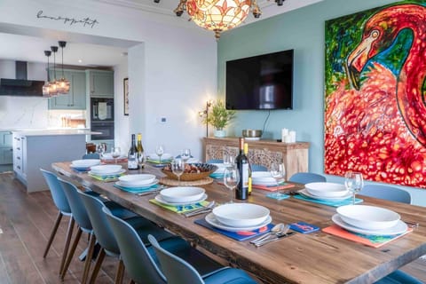 The Retreat - 5 Bedroom House - Horton (9361)