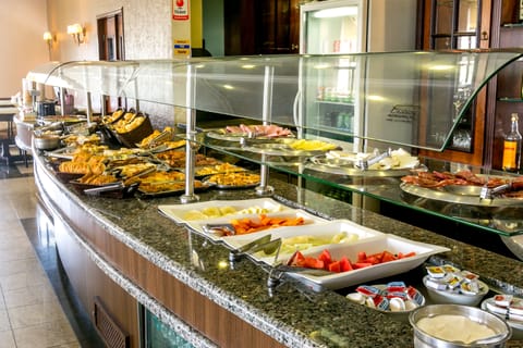 Free daily full breakfast