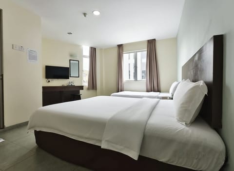 Standard Triple Room, Private Bathroom, City View | Desk, laptop workspace, iron/ironing board, free WiFi