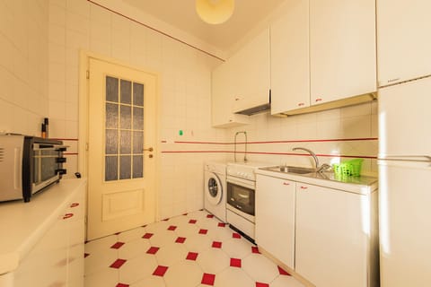 Apartment, 1 Bedroom, Sea View | Private kitchen