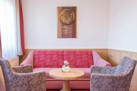 Junior Suite, Resort View | Living area | Printers