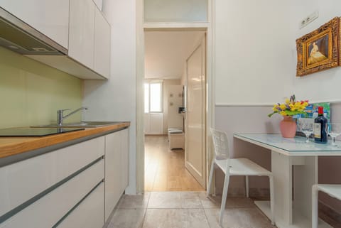 Classic Apartment, Partial Sea View | Private kitchen | Electric kettle