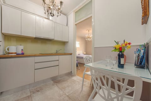 Classic Apartment, Partial Sea View | Private kitchen | Electric kettle