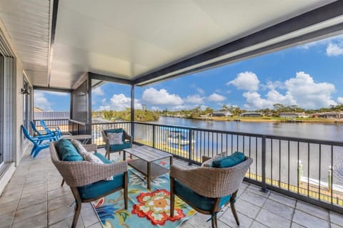 House, 4 Bedrooms | Terrace/patio