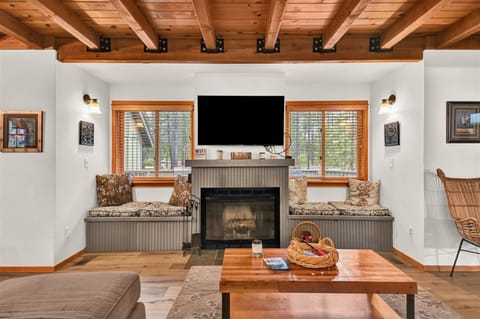 House, 3 Bedrooms | Living area