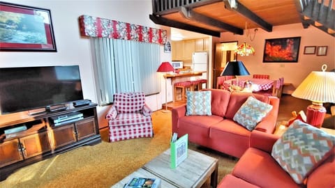 Apartment, 2 Bedrooms | Living area