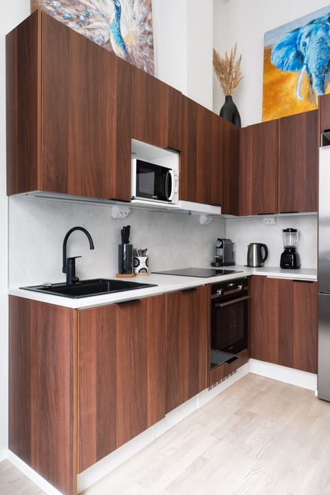 Cook with ease in the kitchen, fully equipped with everything you need for everyday meals.