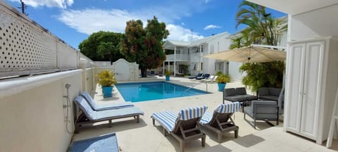 There's no other welcome than an inviting pool to cool down, relax and unwind.