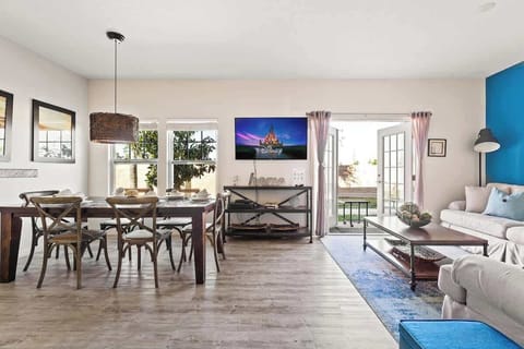 Villa (4 Bedrooms) | Living area | 42-inch Smart TV with cable channels