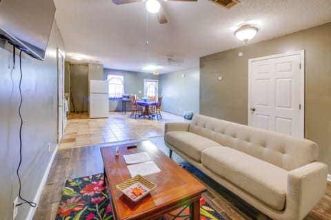 Living Room | Smart TV | Free WiFi