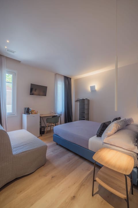 Camera Matrimoniale con Bagno Privato | Premium bedding, down comforters, memory foam beds, desk
