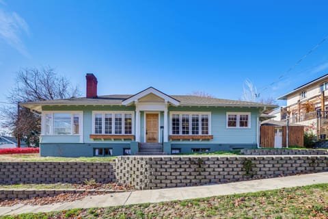 Pendleton Vacation Rental | 6BR | 2BA | Steps Required | 2,000 Sq Ft