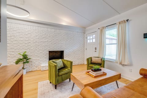 Austin Vacation Rental | 2BR | 1BA | 900 Sq Ft | Step to Enter