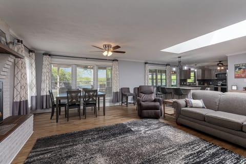 Spacious living room