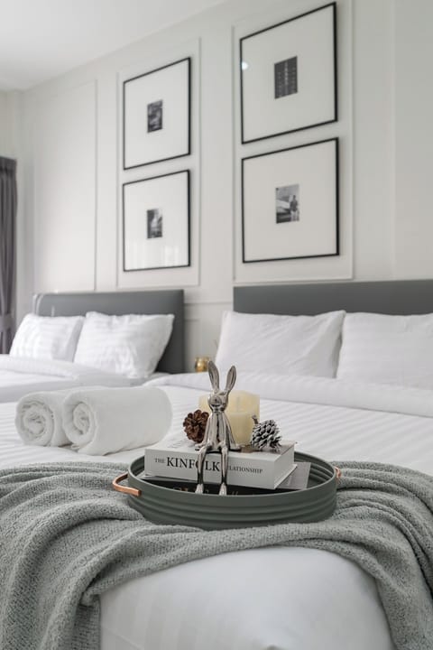 Deluxe Quadruple Room, 2 Queen Beds, Non Smoking | Desk, iron/ironing board, free WiFi